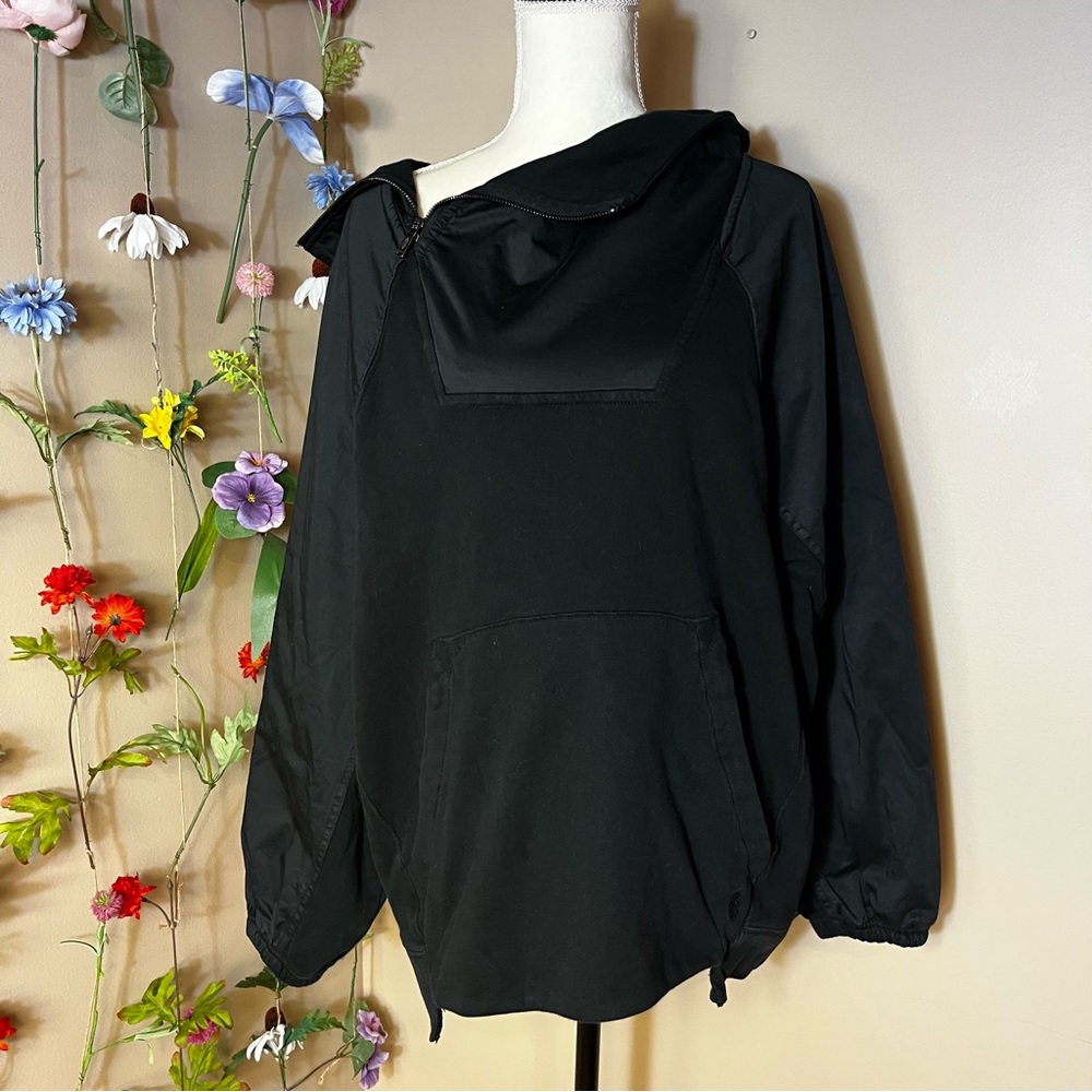 Free People Movement Back Me Up Sweat in Black, Small